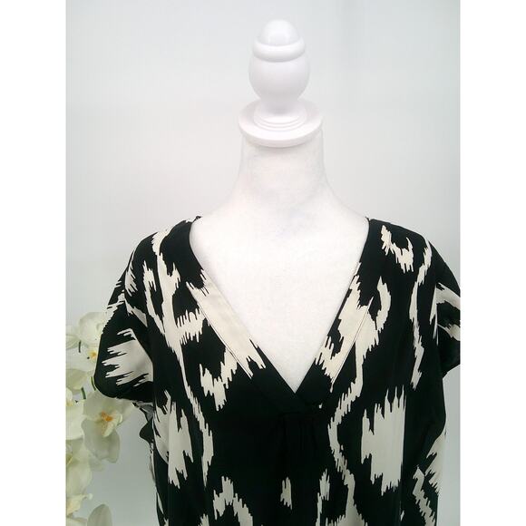 NWT Rachel Zoe Womens Black & White Flutter Sleeve V-Neck Blouse Size 3X - Picture 2 of 9